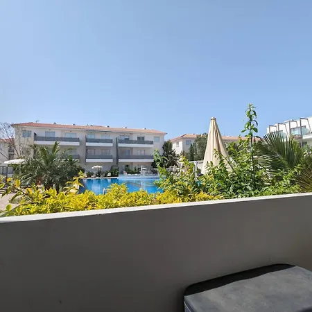 Apartman Violetta Apartment, Ground Floor Pool View *