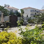 Violetta Apartment, Ground Floor Pool View Apartment