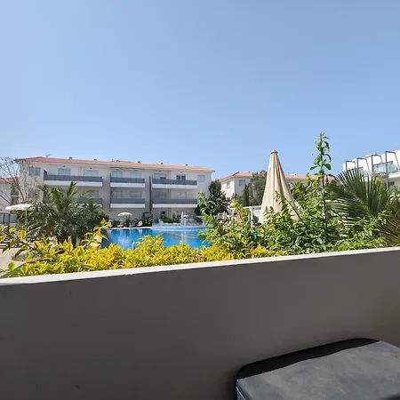 Violetta Apartment, Ground Floor Pool View * פאראלימני