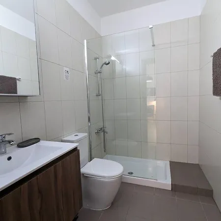 Lejlighed Violetta Apartment, Ground Floor Pool View *