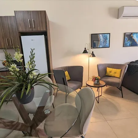 Violetta Apartment, Ground Floor Pool View *