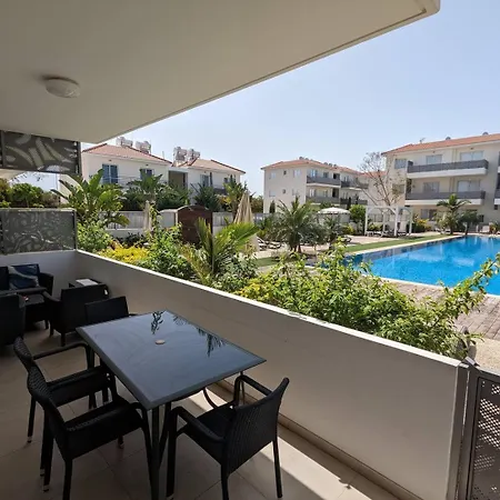 Violetta Apartment, Ground Floor Pool View Paralimni