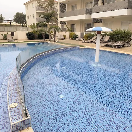 Violetta Apartment, Ground Floor Pool View * פאראלימני