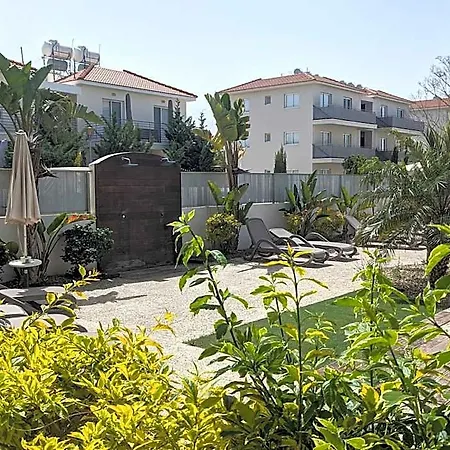 Violetta Apartment, Ground Floor Pool View Paralimni